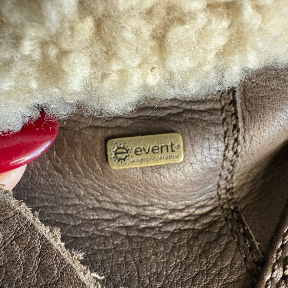 UGG Australia  Brown Fur-Lined ankle Boots size 6 preloved like new - Picture 9 of 10